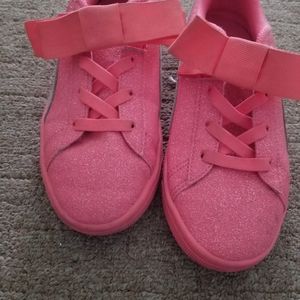 Girls low top sneakers